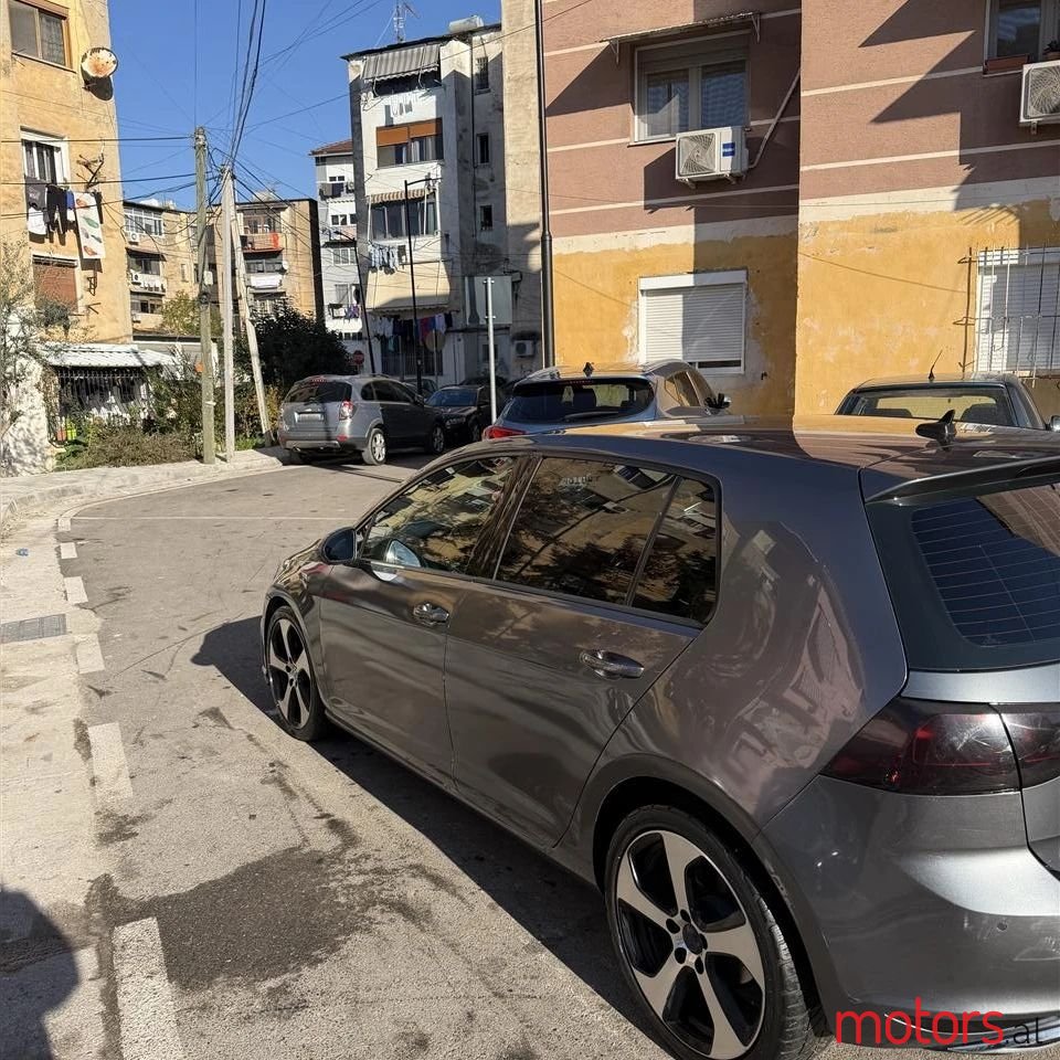 2015' Volkswagen Golf photo #4