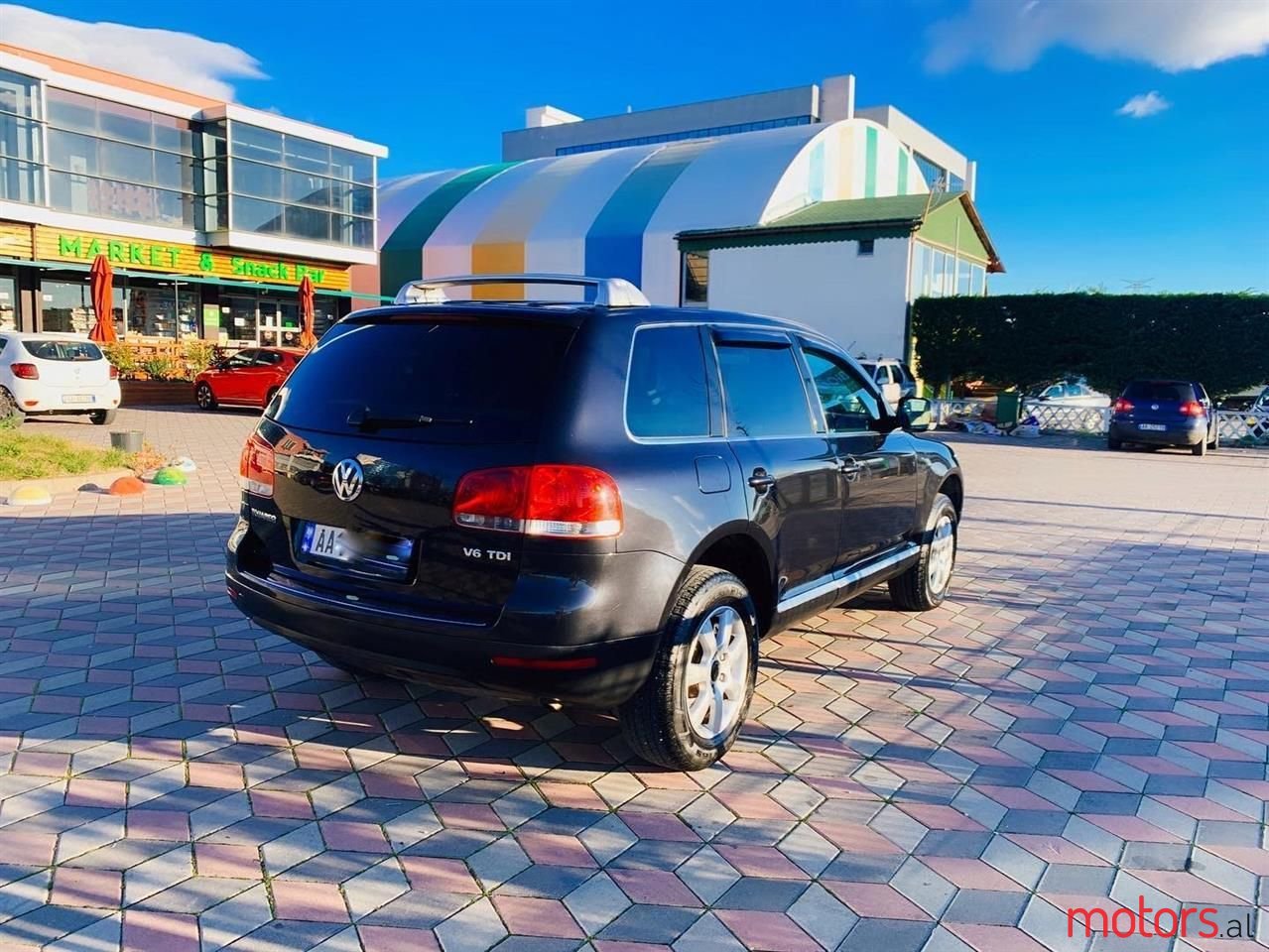 2007' Volkswagen Touareg photo #5