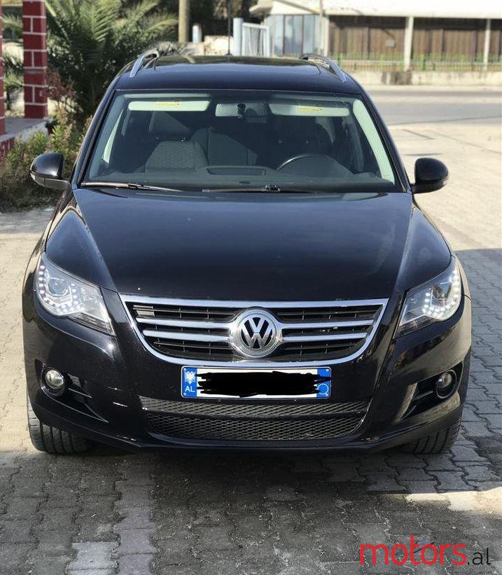 2010' Volkswagen Tiguan photo #1