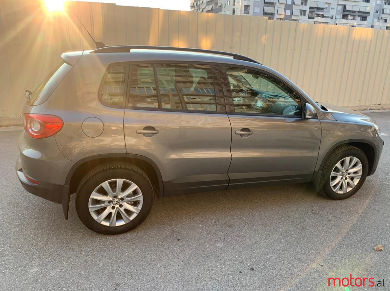 2008' Volkswagen Tiguan photo #5