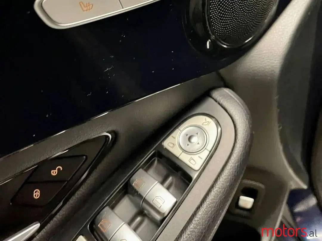 2017' Mercedes-Benz GLC 250 photo #5