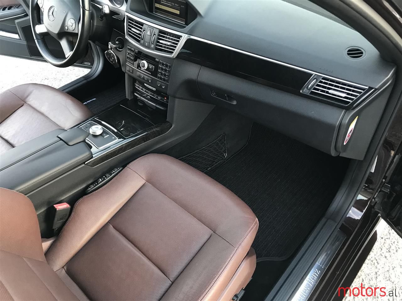 2010' Mercedes-Benz E 350 photo #4