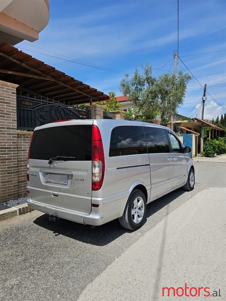 2005' Mercedes-Benz Viano photo #2