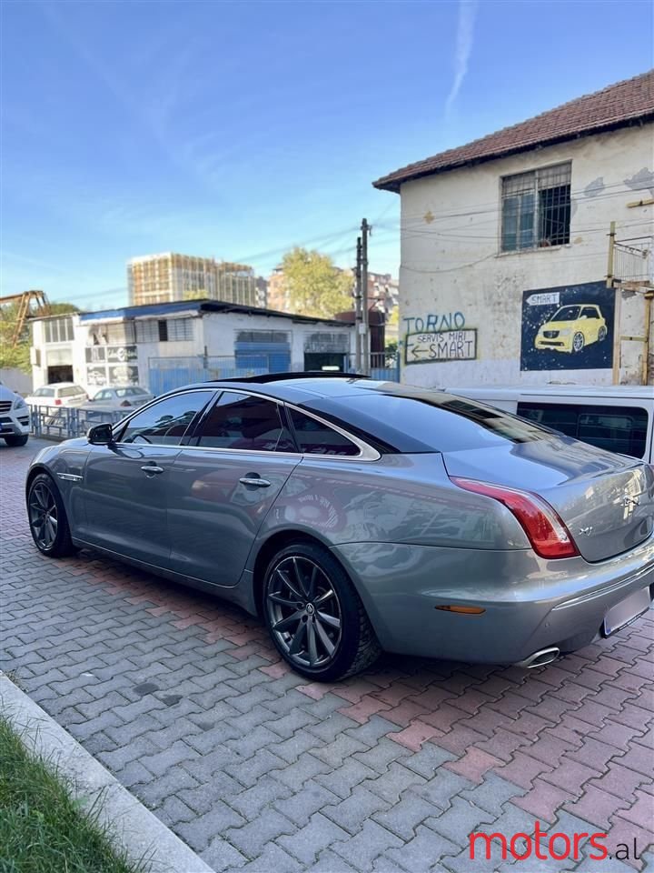 2010' Jaguar XJ photo #1