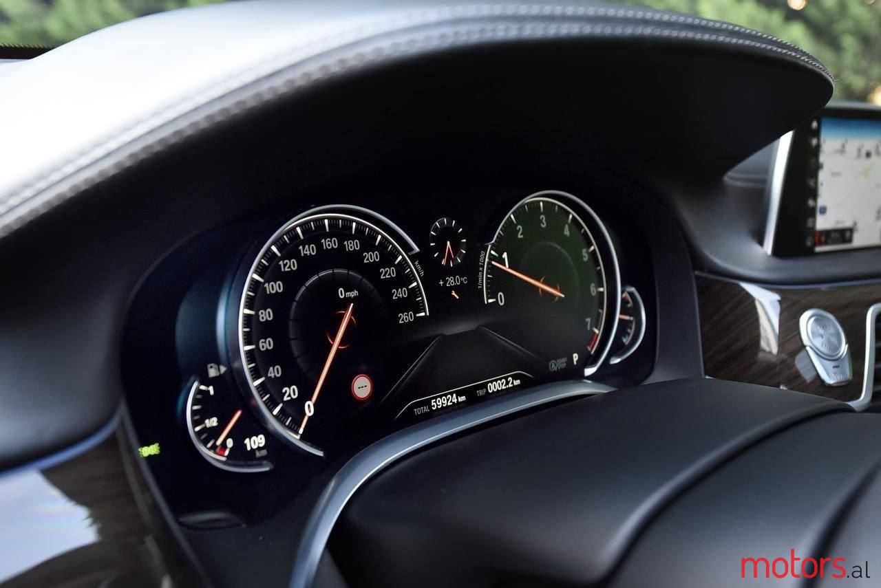 2017' BMW 750 photo #3