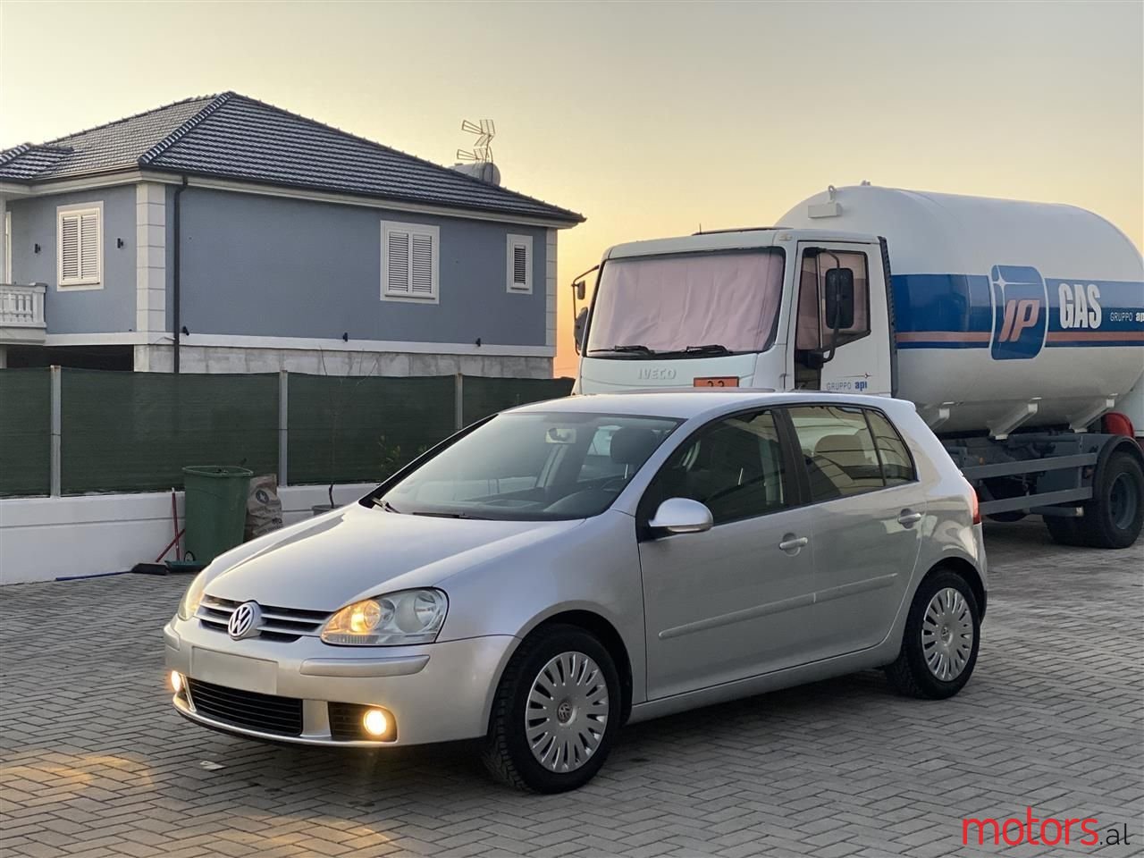 2007' Volkswagen Golf photo #1