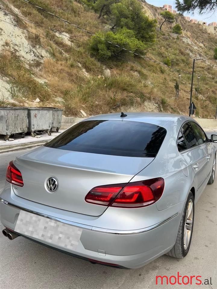 2013' Volkswagen Passat photo #2