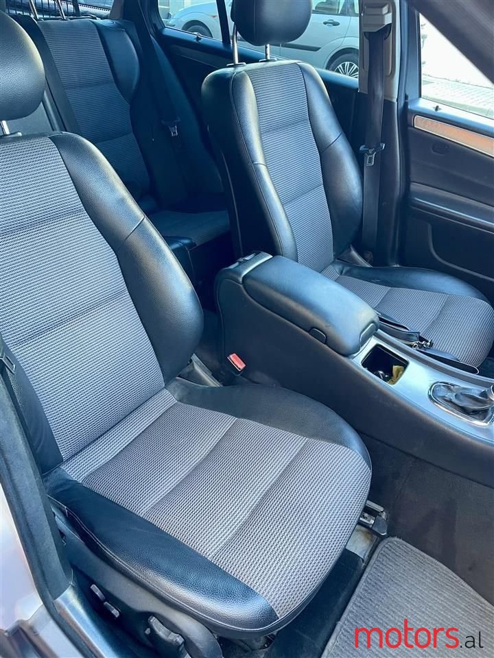 2005' Mercedes-Benz C 220 photo #3