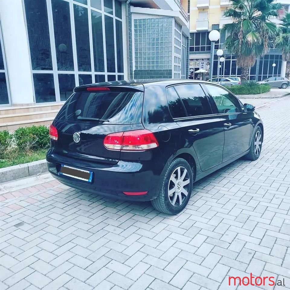 2010' Volkswagen Golf photo #4