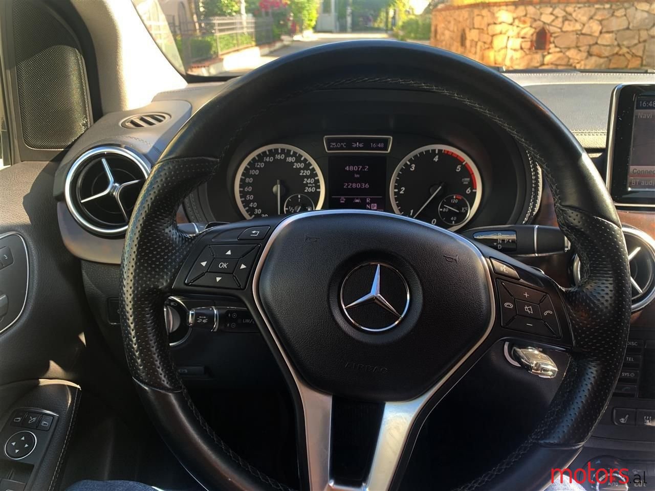 2013' Mercedes-Benz B 200 photo #4