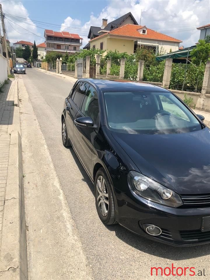 2010' Volkswagen Golf photo #3