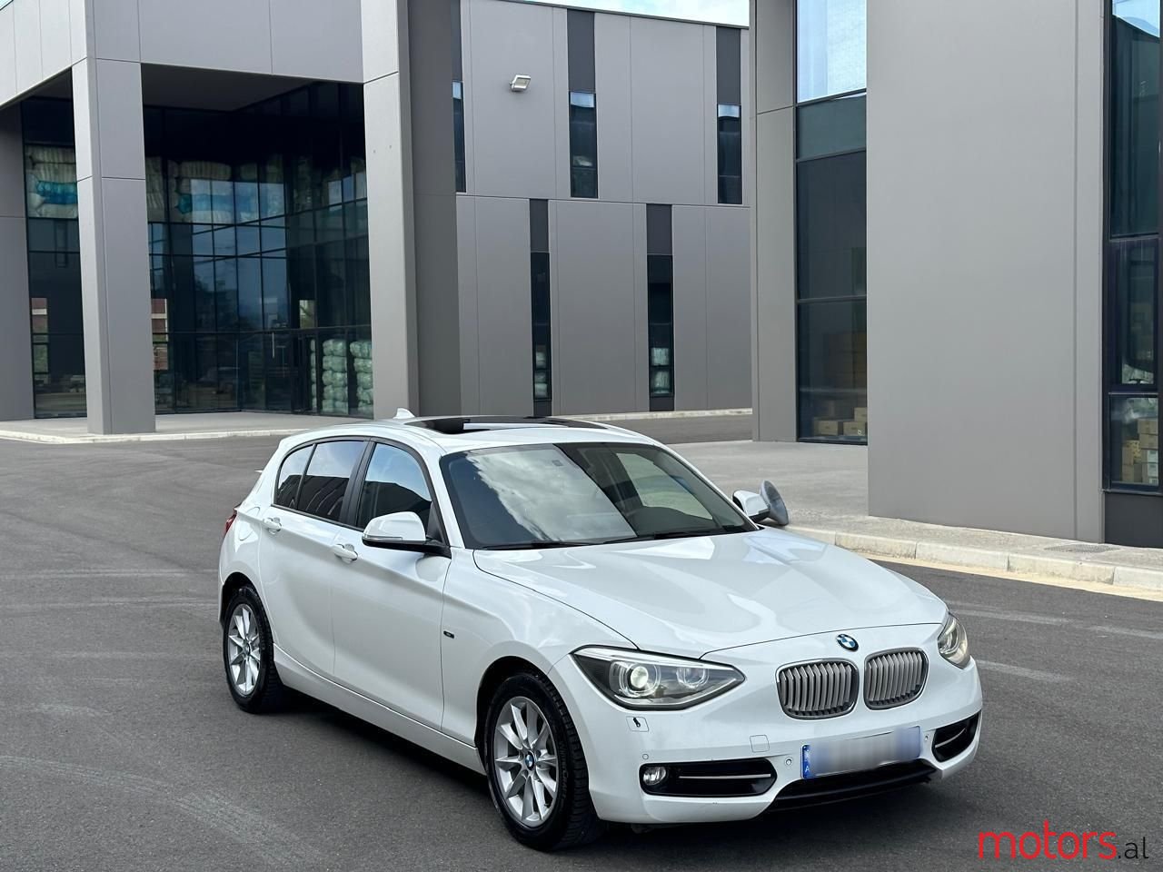 2014' BMW 118 photo #5