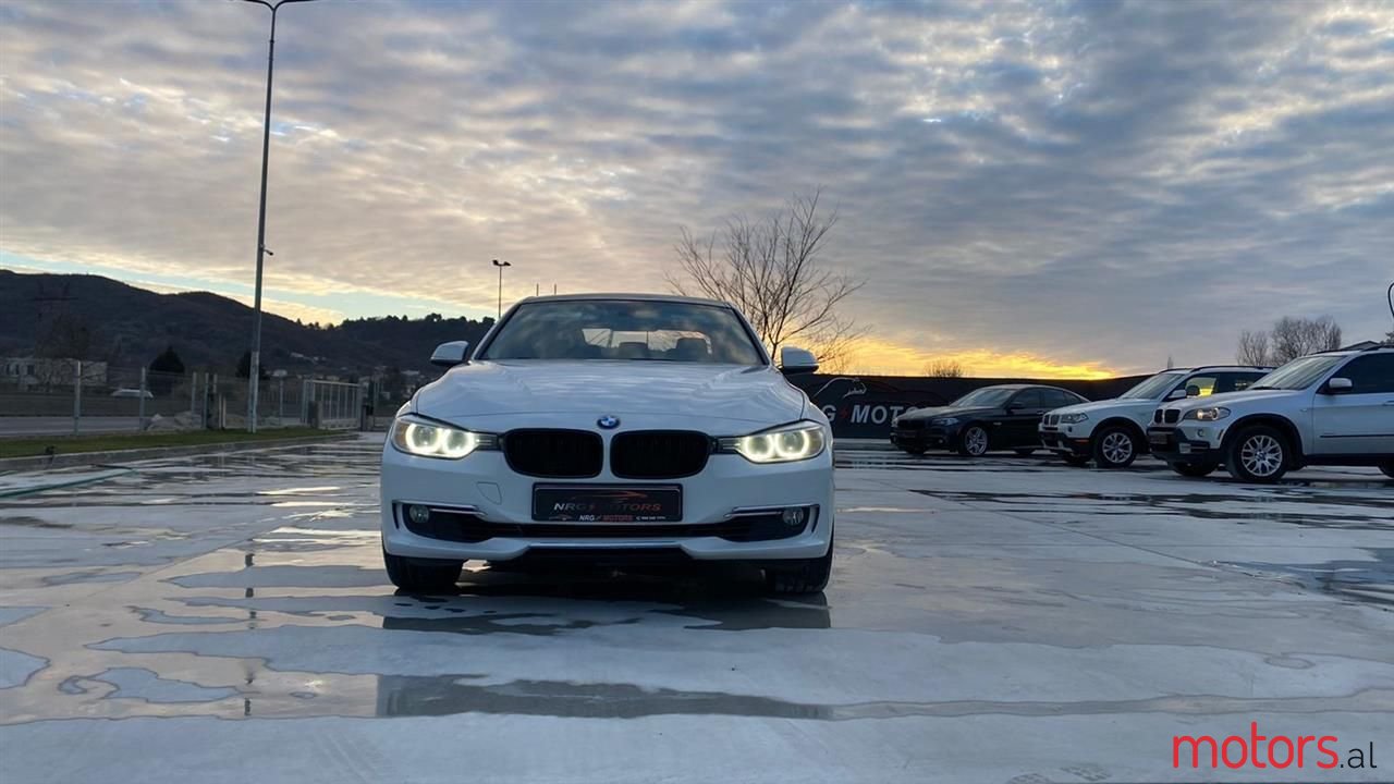 2013' BMW 328 photo #1