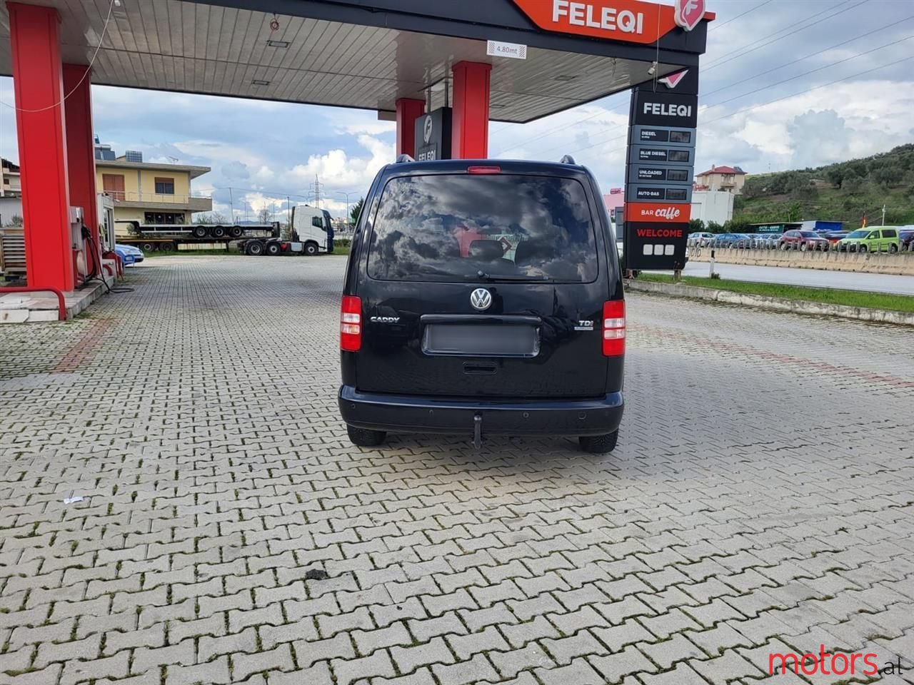 2013' Volkswagen Caddy photo #2