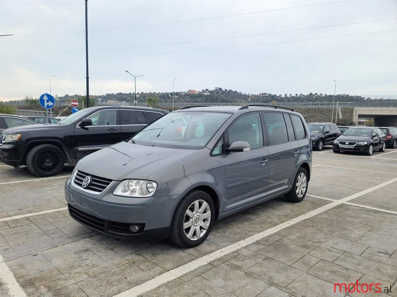 2006' Volkswagen Touran photo #5