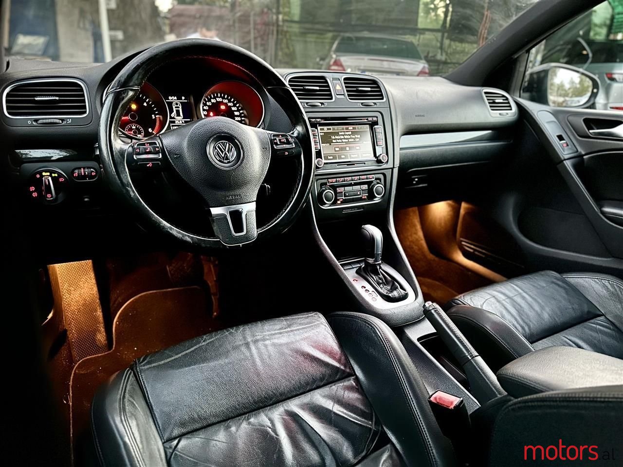 2009' Volkswagen Golf photo #5