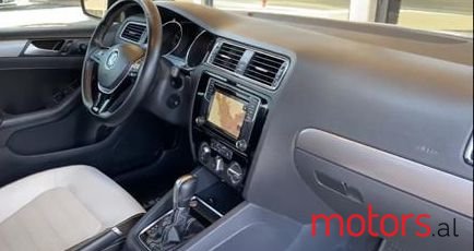 2016' Volkswagen Jetta photo #1