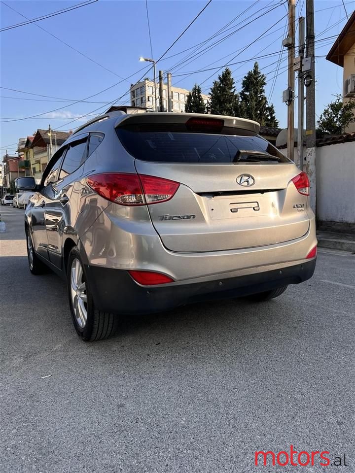 2010' Hyundai Tucson photo #5