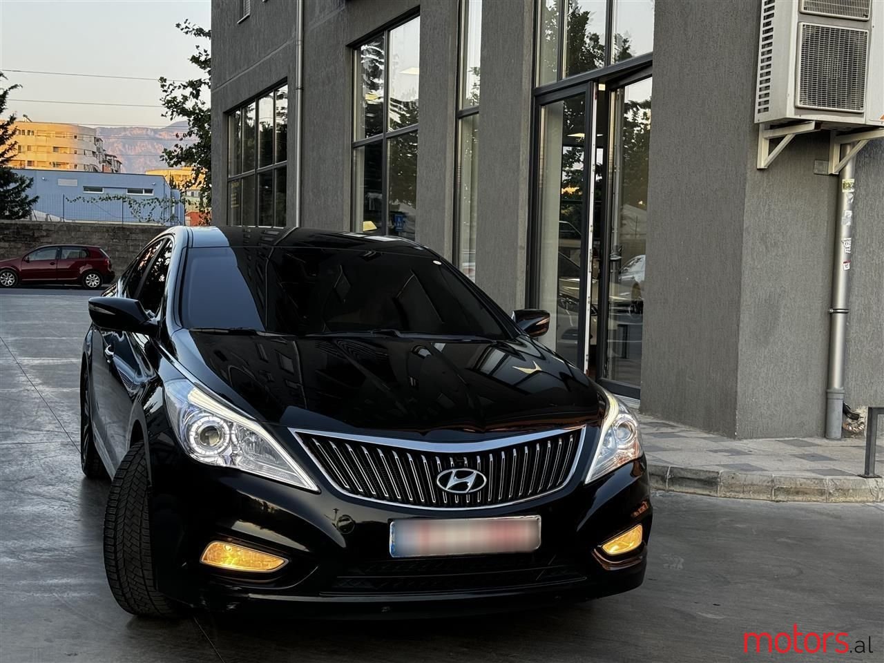 2012' Hyundai Grandeur photo #1