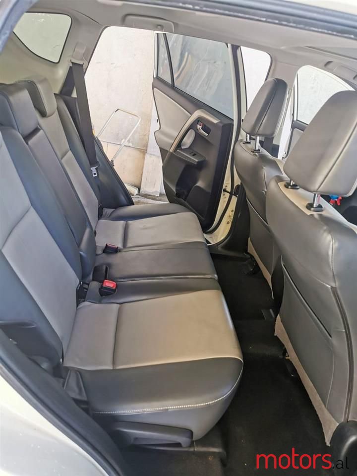 2013' Toyota RAV4 photo #6