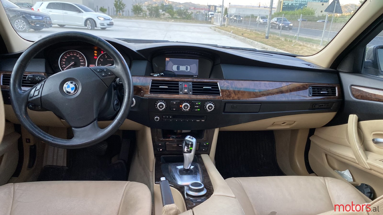 2008' BMW 528 photo #6