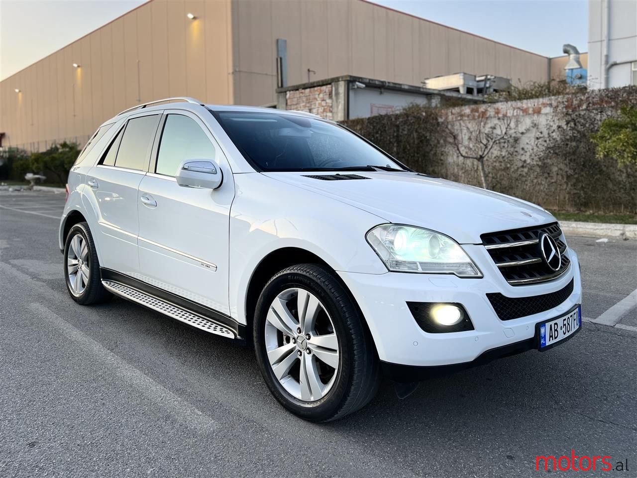 2010' Mercedes-Benz ML 350 photo #5