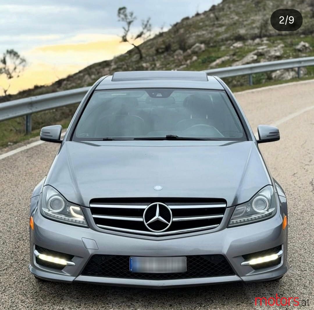 2012' Mercedes-Benz C 300 photo #2