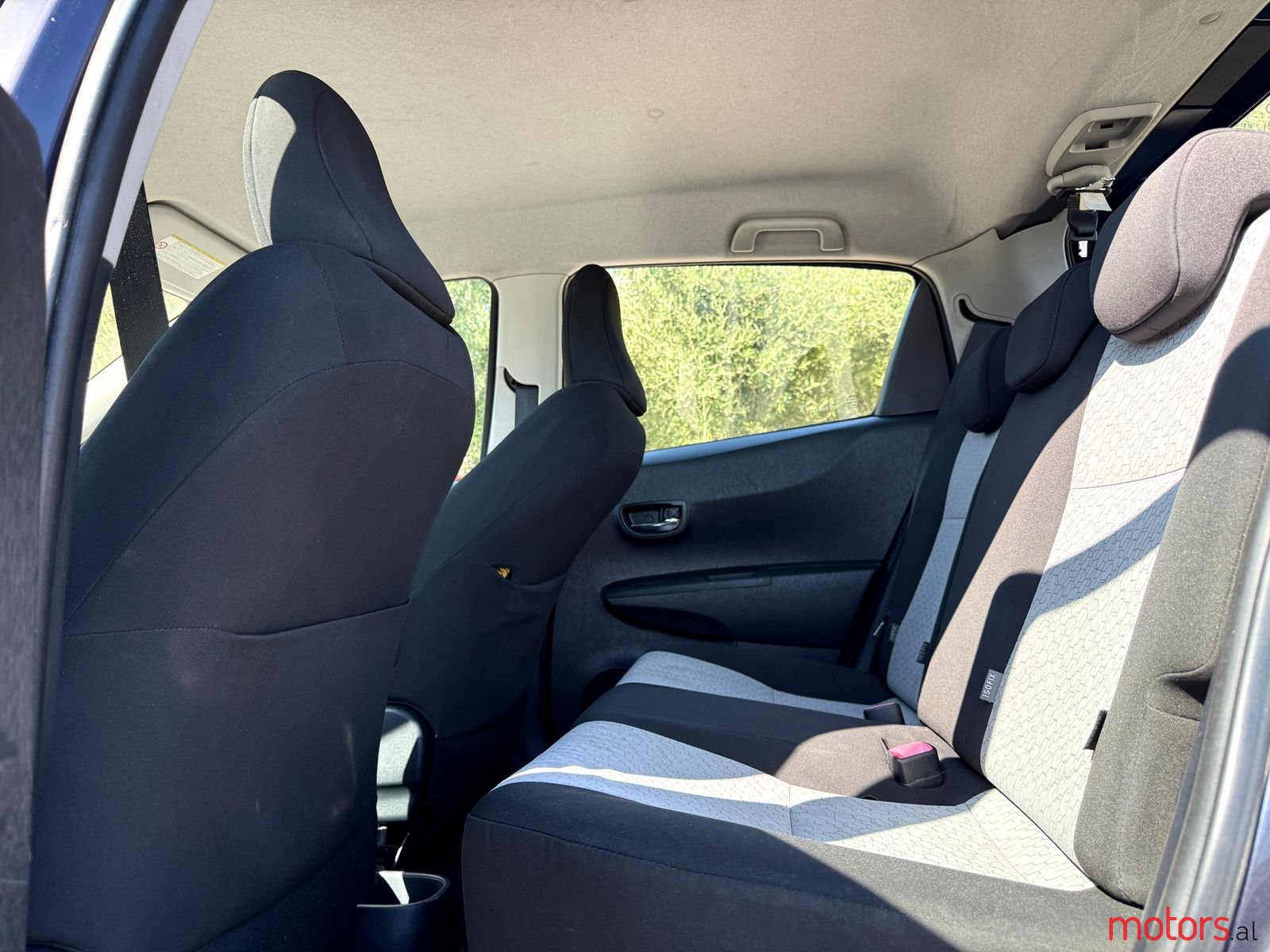 2014' Toyota Yaris photo #3