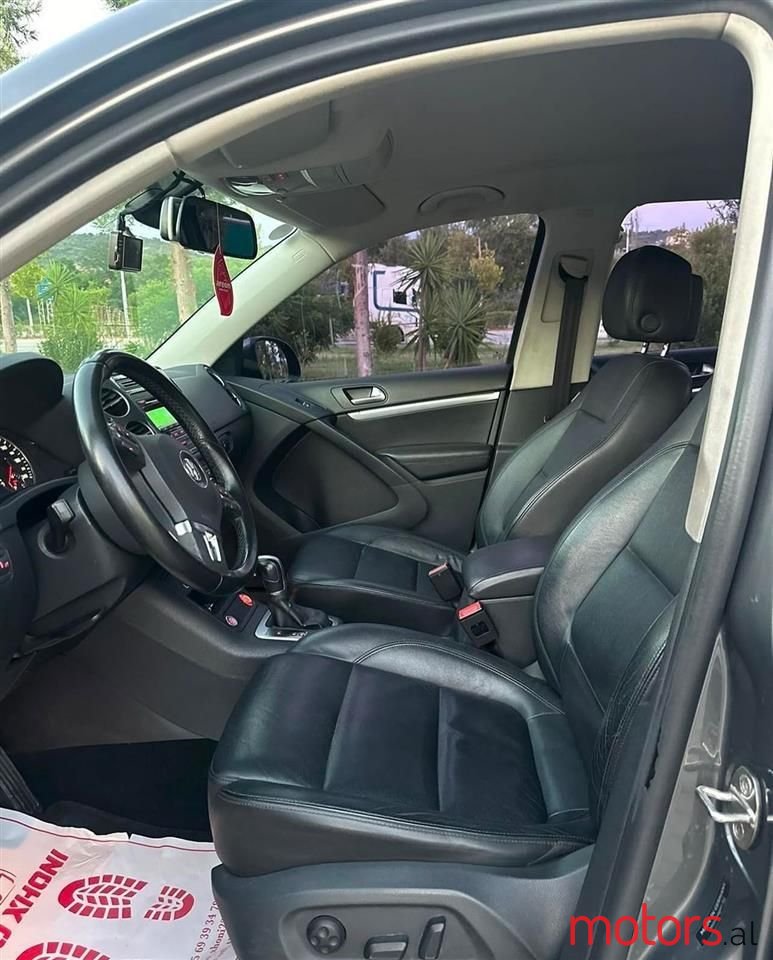 2014' Volkswagen Tiguan photo #5