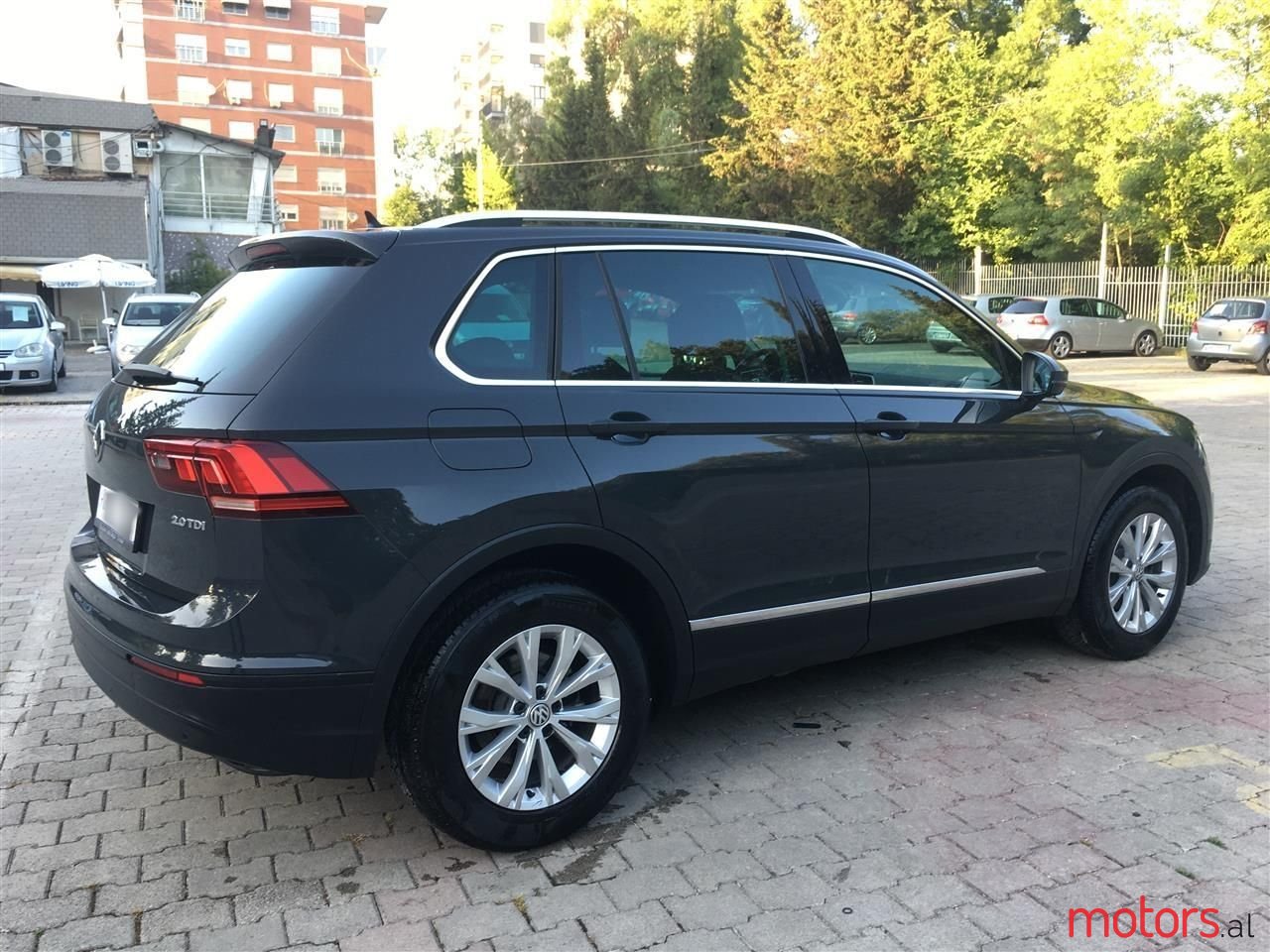 2018' Volkswagen Tiguan photo #3