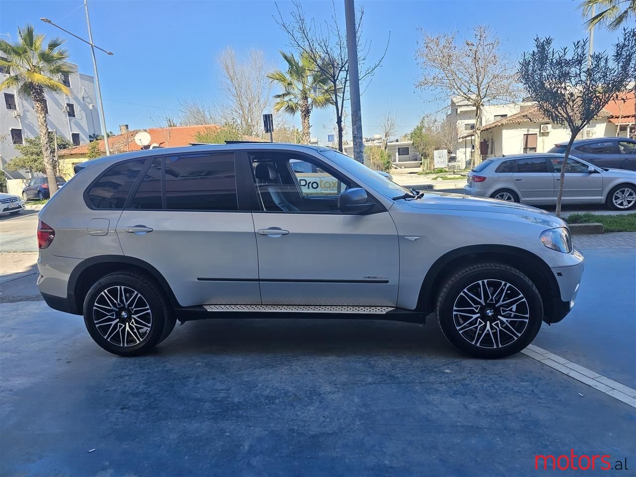 2011' BMW X5 photo #1