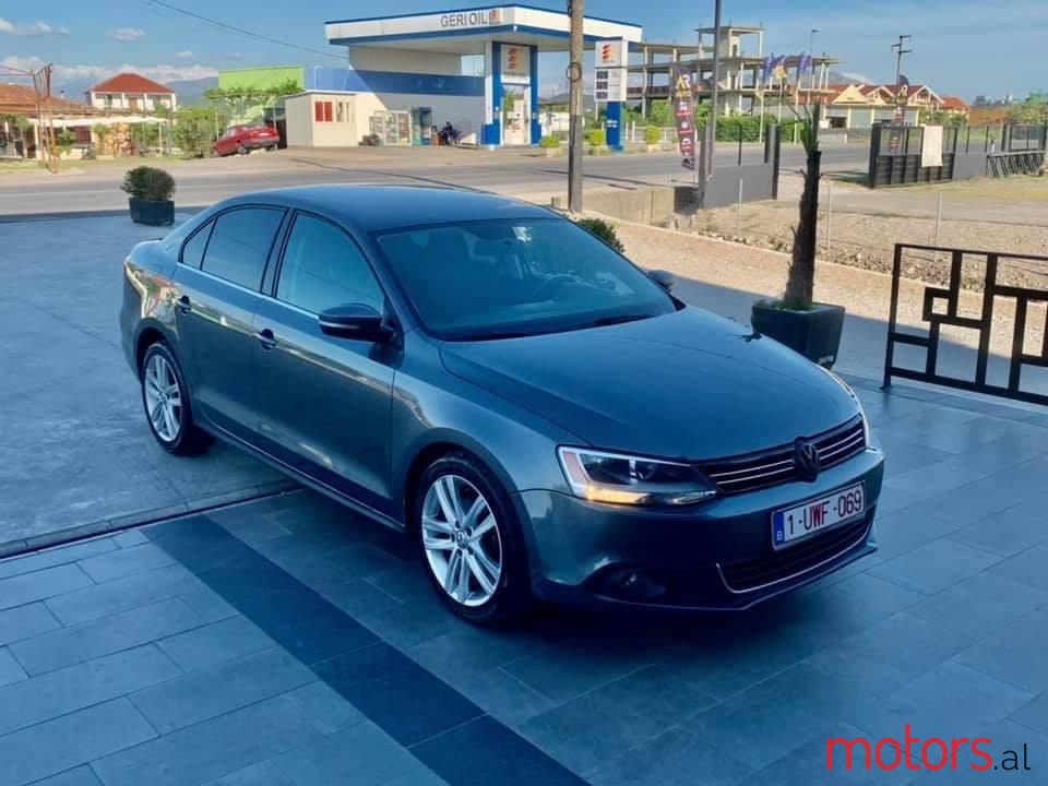 2011' Volkswagen Jetta photo #6