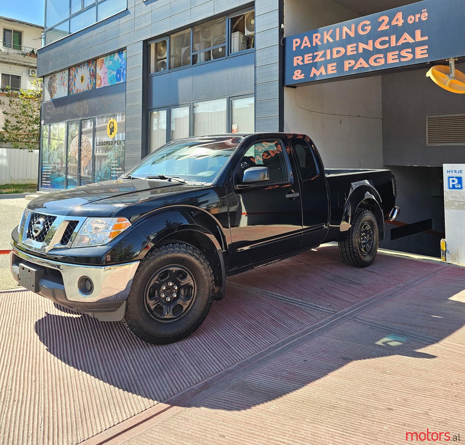 2012' Nissan Navara photo #1