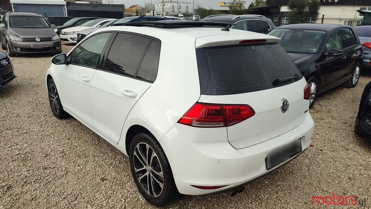 2014' Volkswagen Golf photo #2