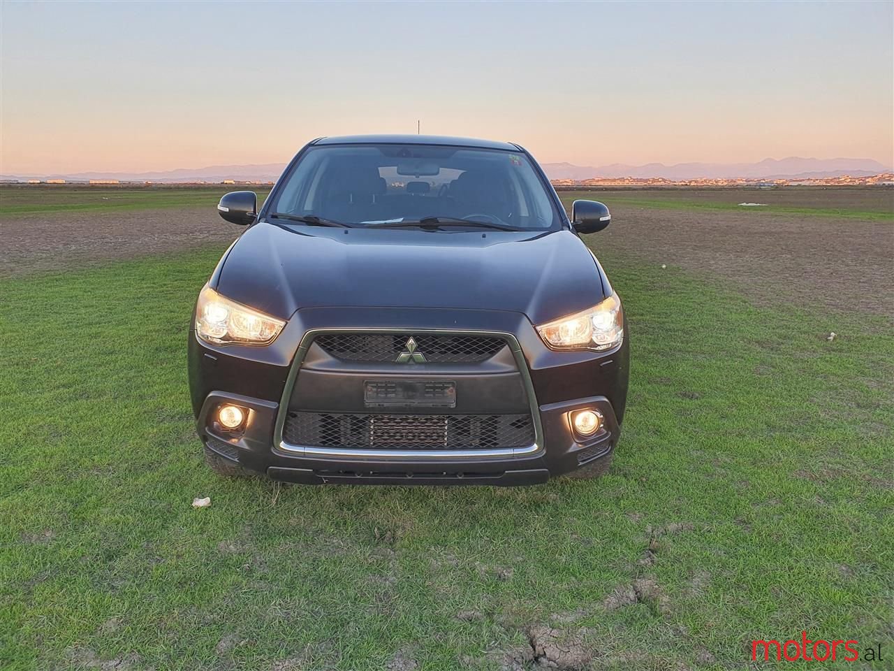 2010' Mitsubishi ASX photo #2