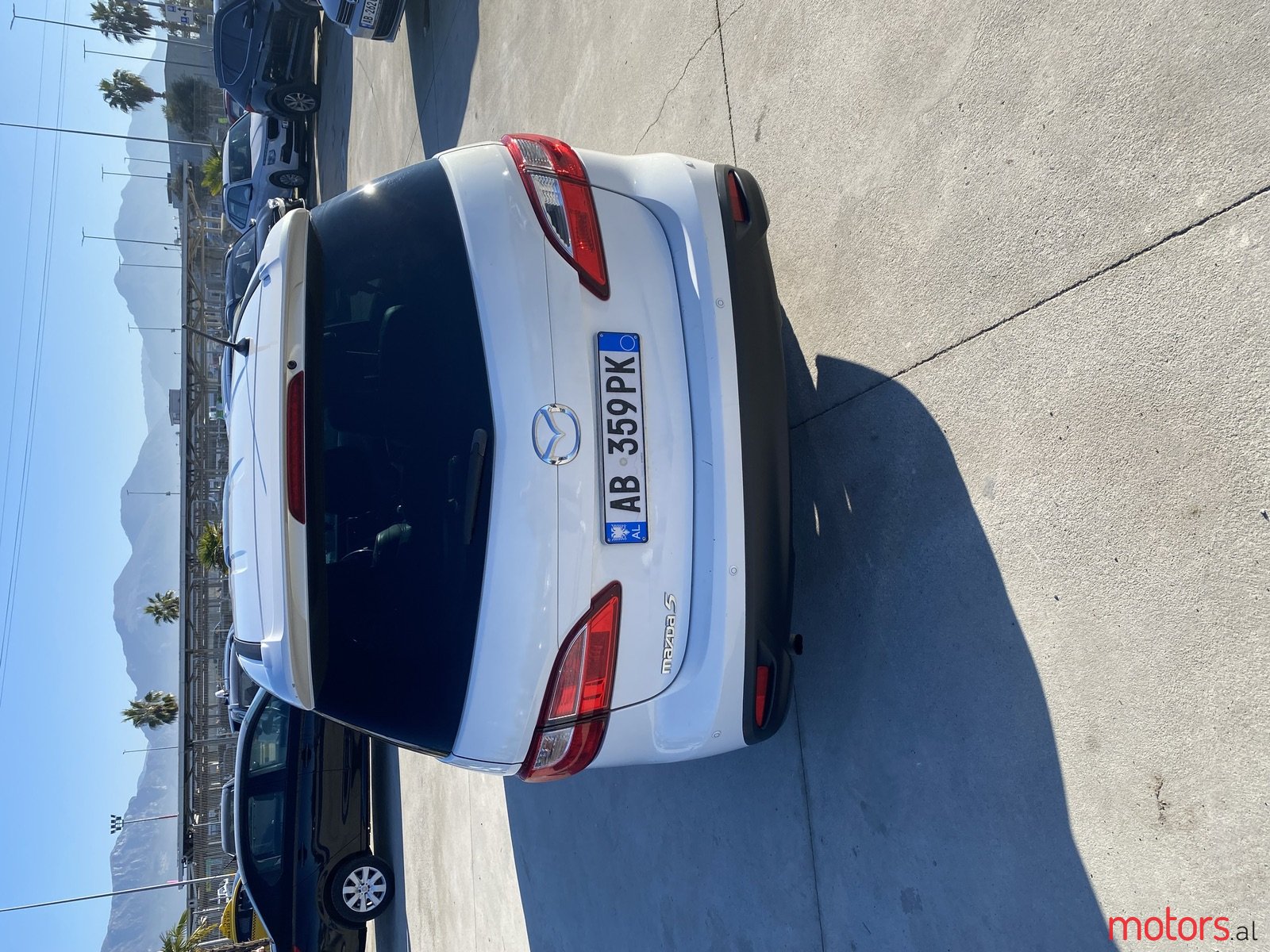 2011' Mazda 5 photo #3