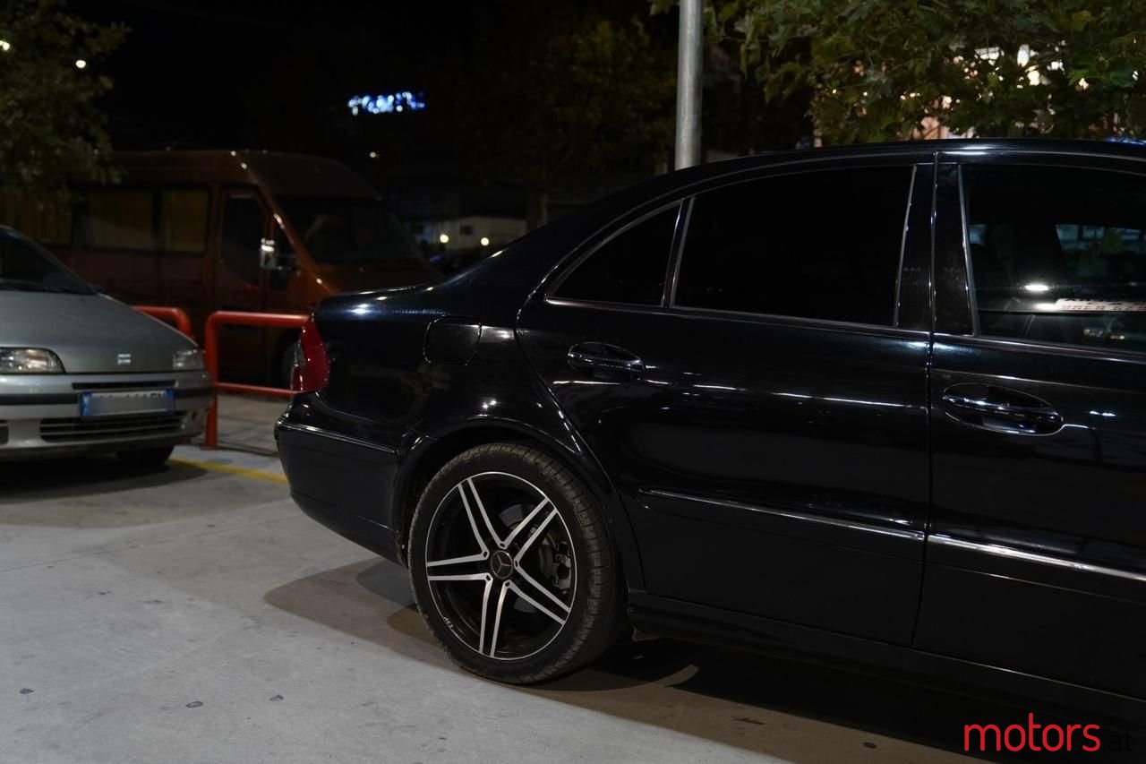 2007' Mercedes-Benz 220 photo #2