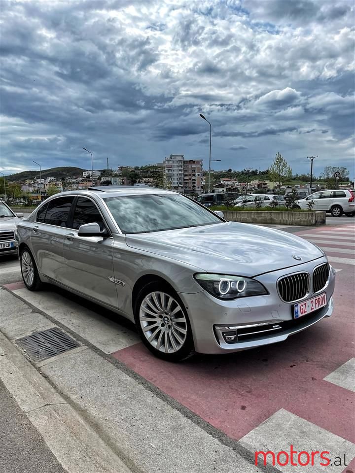 2010' BMW 740 photo #3
