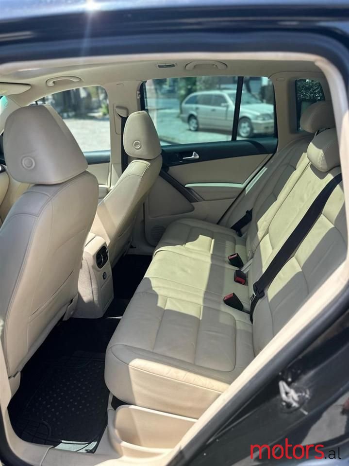2009' Volkswagen Tiguan photo #6