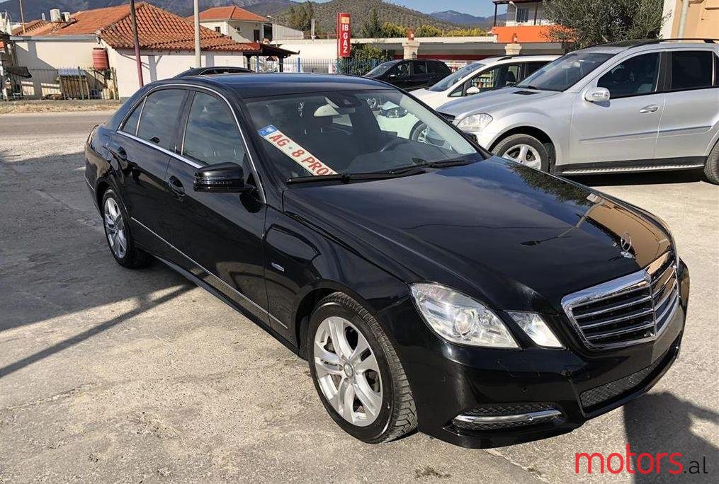 2012' Mercedes-Benz E 220 photo #1