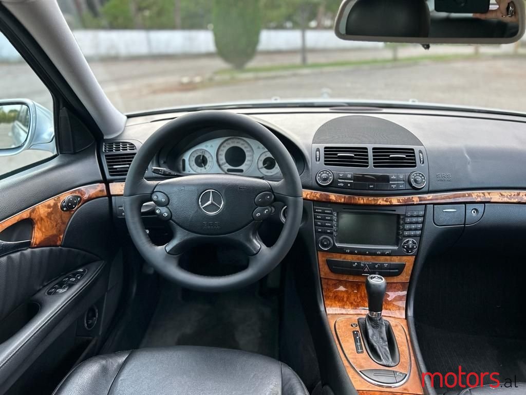 2007' Mercedes-Benz 320 photo #3