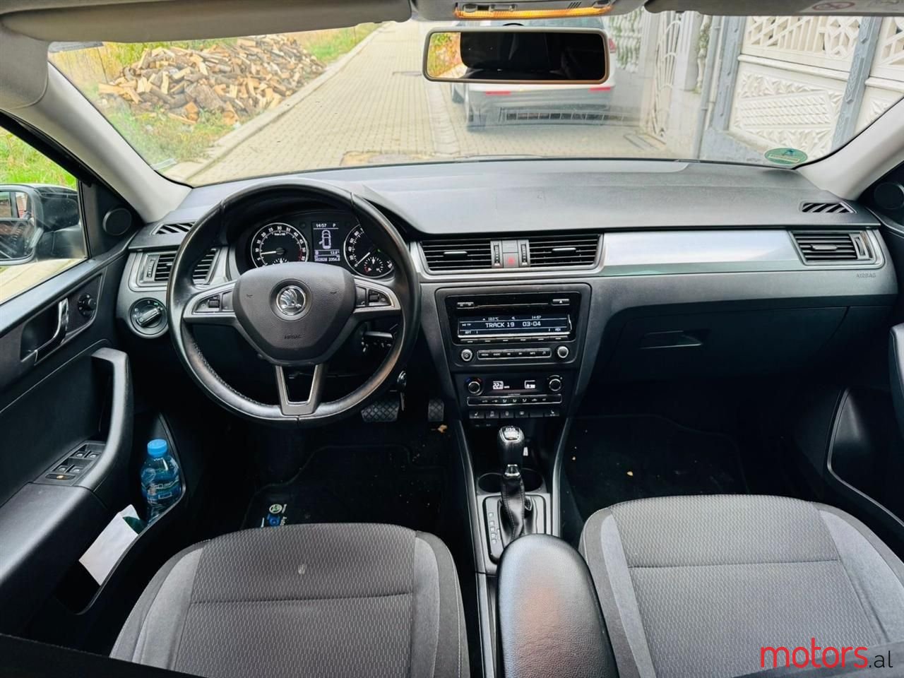 2014' Skoda Rapid photo #2