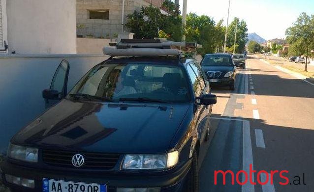 1996' Volkswagen Passat photo #1