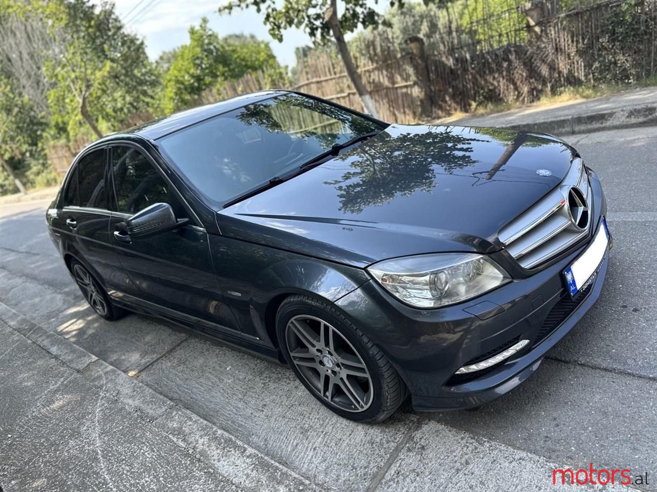 2011' Mercedes-Benz C 250 photo #3