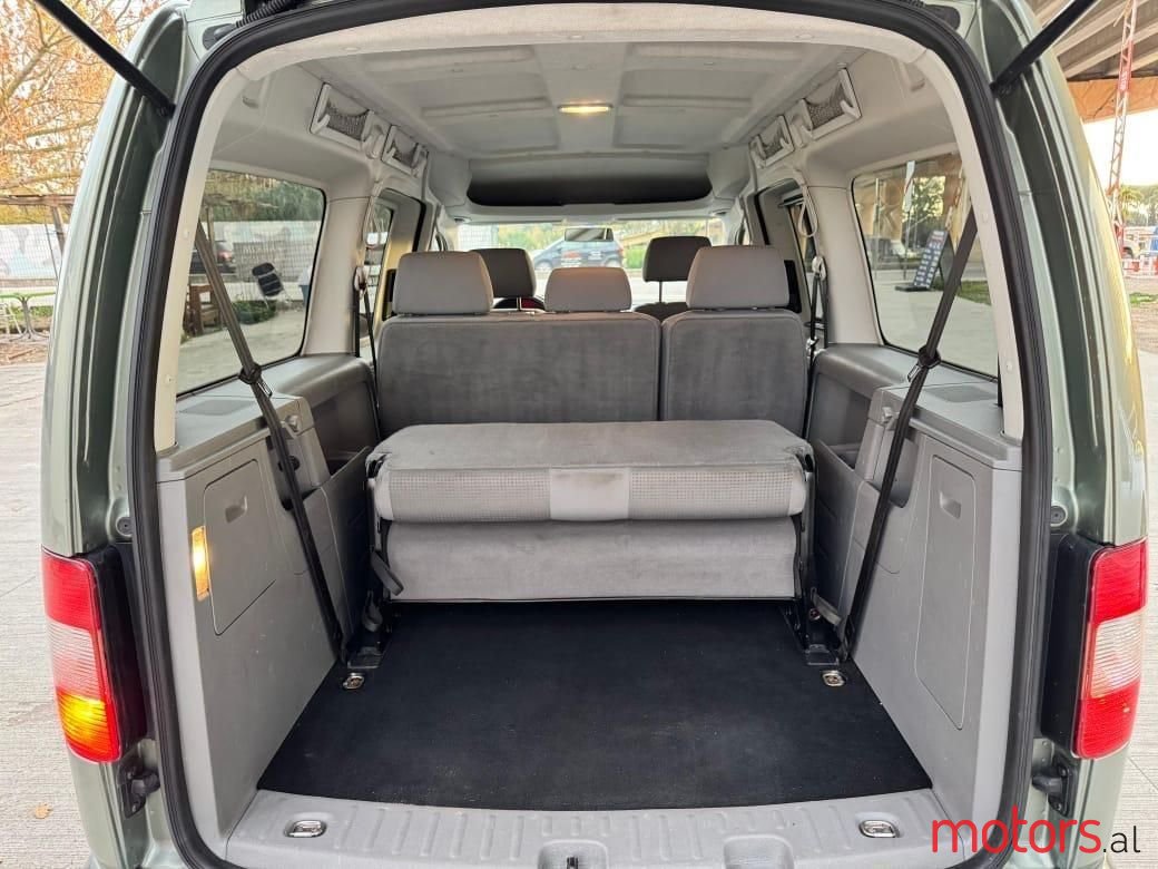 2011' Volkswagen Caddy photo #2