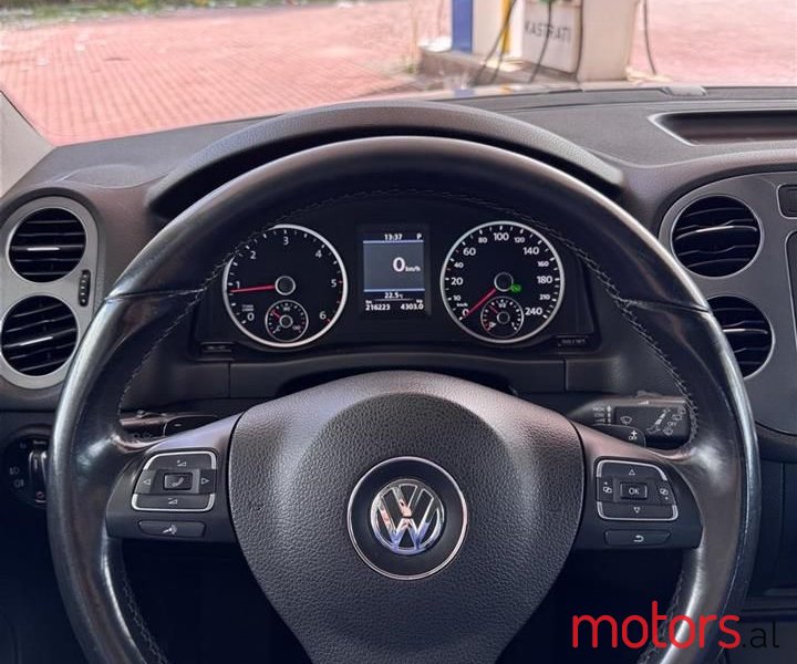 2013' Volkswagen Tiguan photo #3