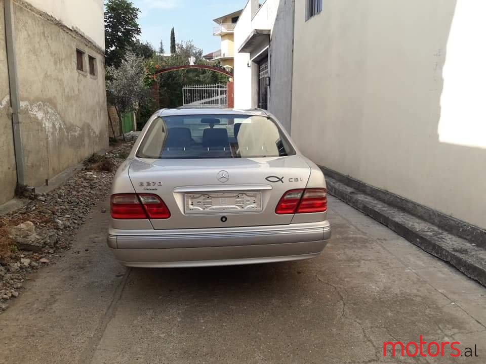 2002' Mercedes-Benz 260E Mercedez Benz  E270 CDi photo #3