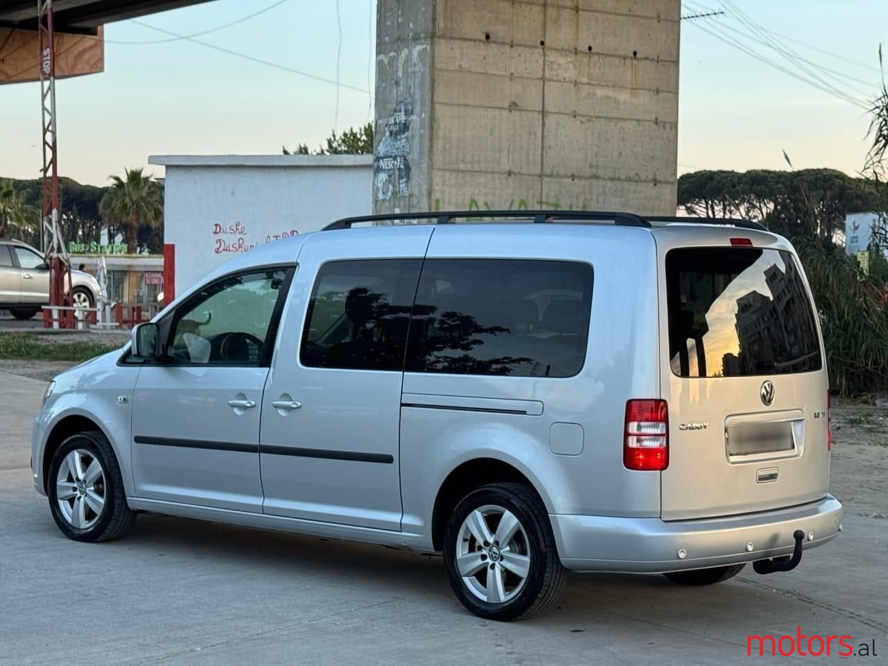 2011' Volkswagen Caddy photo #2