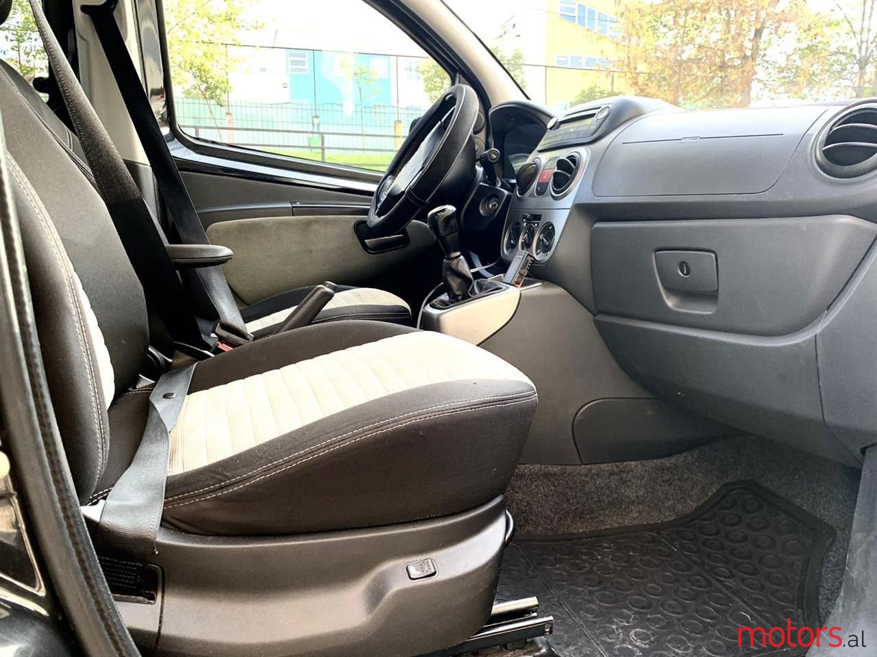 2009' Fiat QUBO photo #6