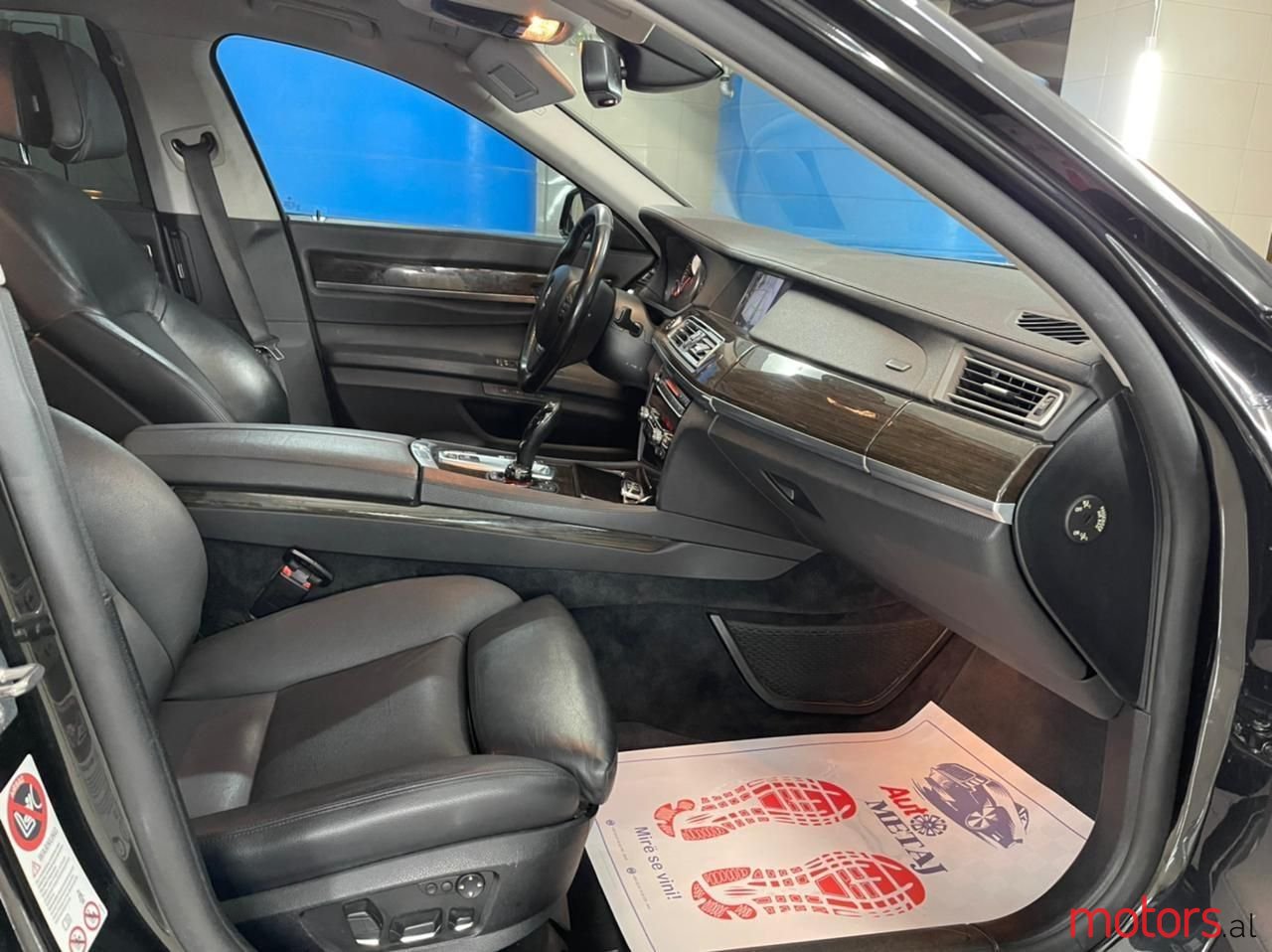 2010' BMW 750 photo #4